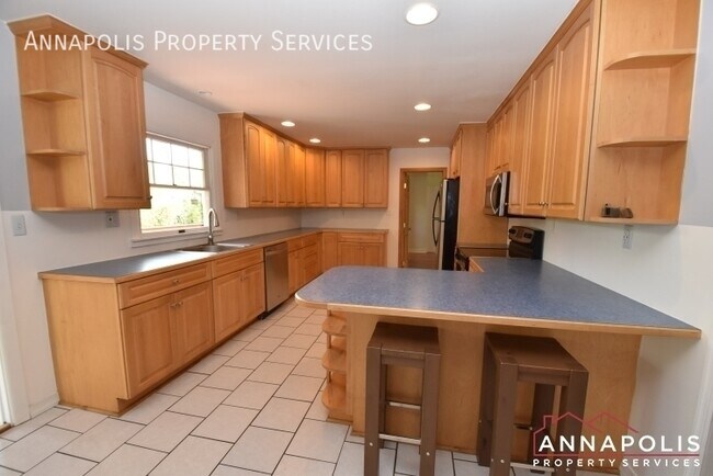 Building Photo - 1627 Shadyside Dr