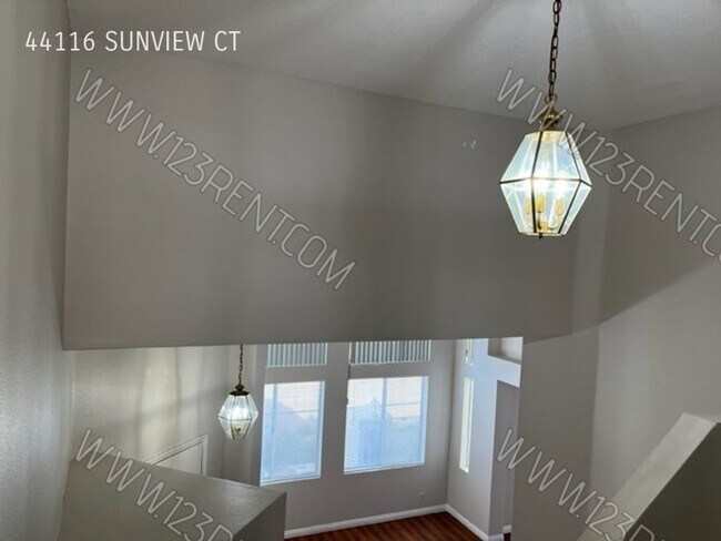 Building Photo - 3BD/ 2.5 BATH 2 STORY HOME EAST LANCASTER