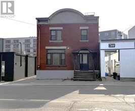 Building Photo - 790 Bronson Ave