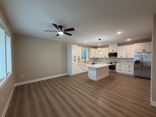 Foto del edificio - 2117 Carr Rd