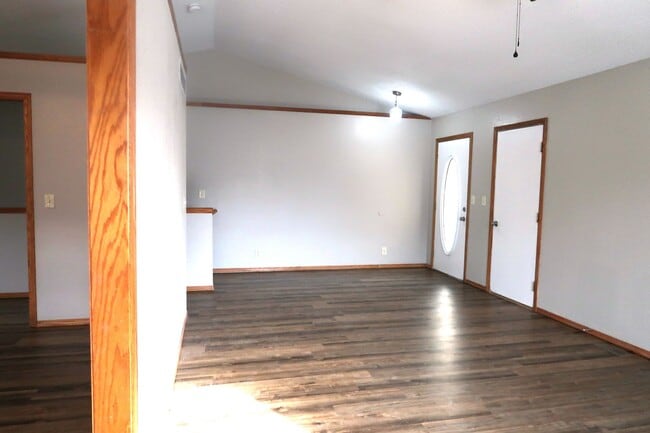 Foto del edificio - Beautiful 4 Bedroom 3 Bathroom Home