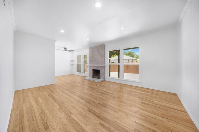 Building Photo - 20762 Skouras Dr