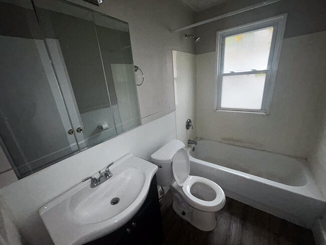 Building Photo - 390 E 162nd St