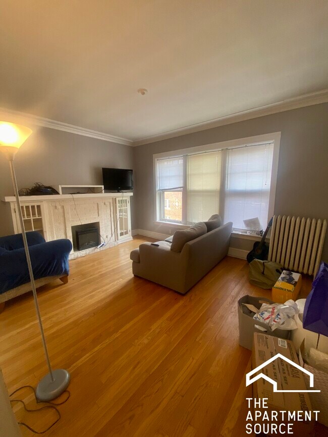 Foto del edificio - 3116 W Sunnyside Ave