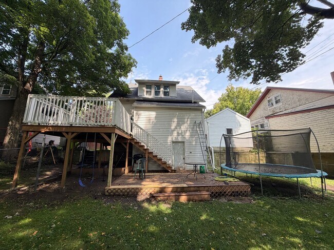 Building Photo - 317 E Cass St