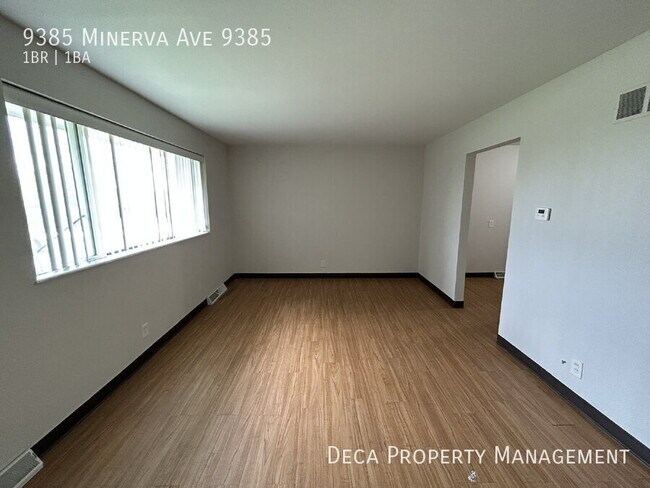 Foto del edificio - 9385 Minerva Ave
