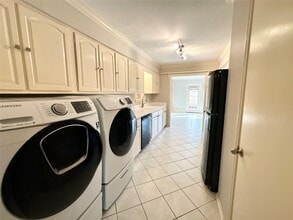 Building Photo - 806 Wax Myrtle Ln