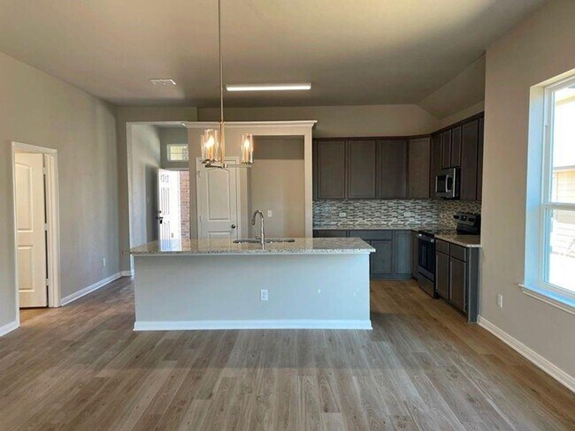 Building Photo - 3 br, 2 bath House - 3062 Dade Loop