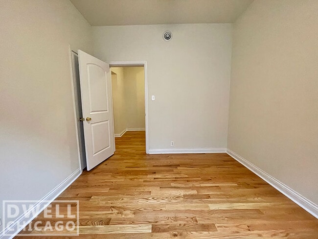 Building Photo - 716 W Buckingham Pl