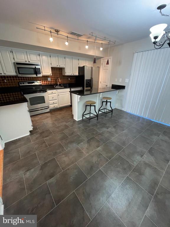 Foto del edificio - 208 Fieldstone Ln