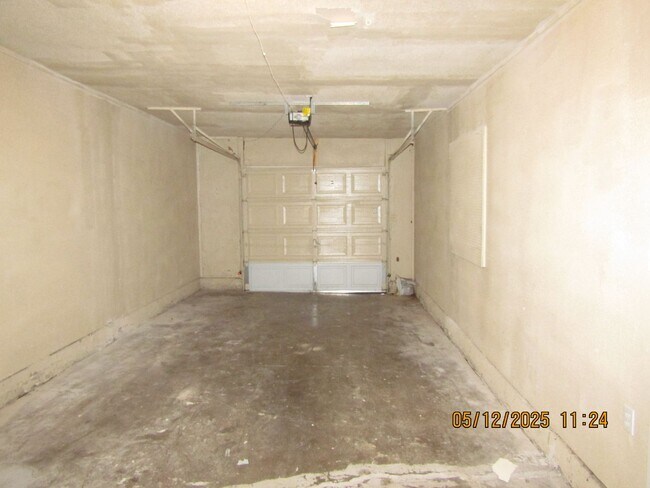 Foto del edificio - Lovely 3 bedroom 1 1/2 bath Pet friendly h...