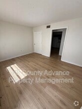Building Photo - 4911 E Temple Heights Rd