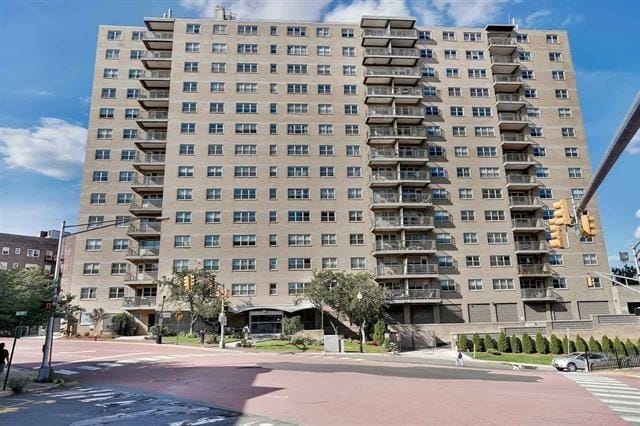 Foto del edificio - 7100 JFK Blvd E