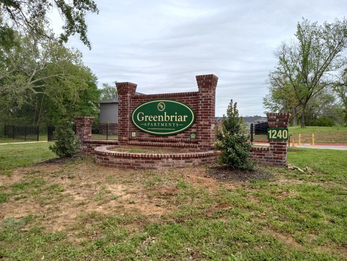 Greenbriar Apartments Apartments in Paris, TX