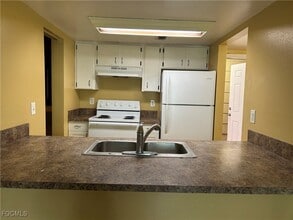 Building Photo - 211 Park Ave