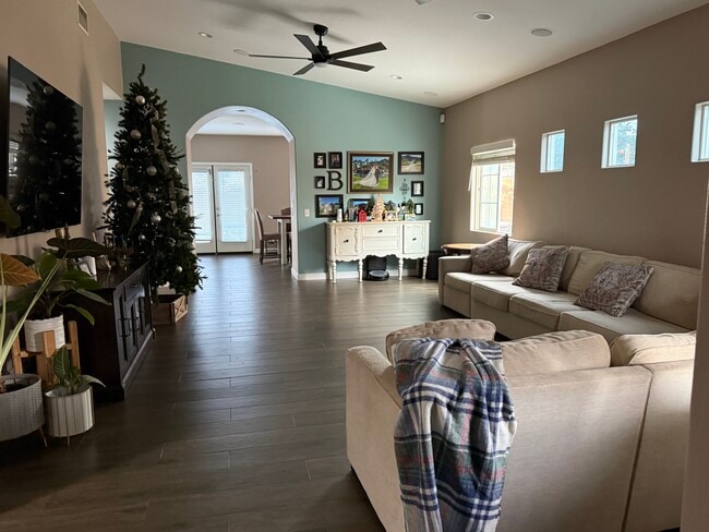 Foto del edificio - 50040 Paseo Corona