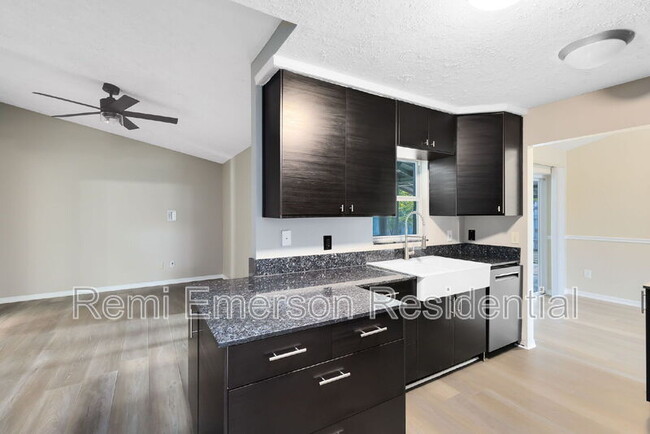 Foto del edificio - 10562 Bridlewood Ave