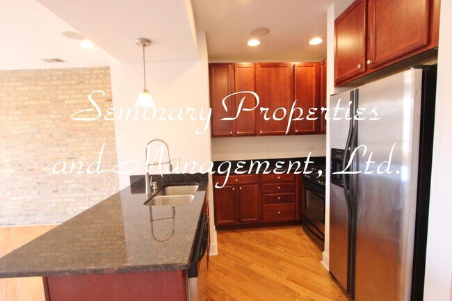 Interior Photo - 5653-59 N Magnolia