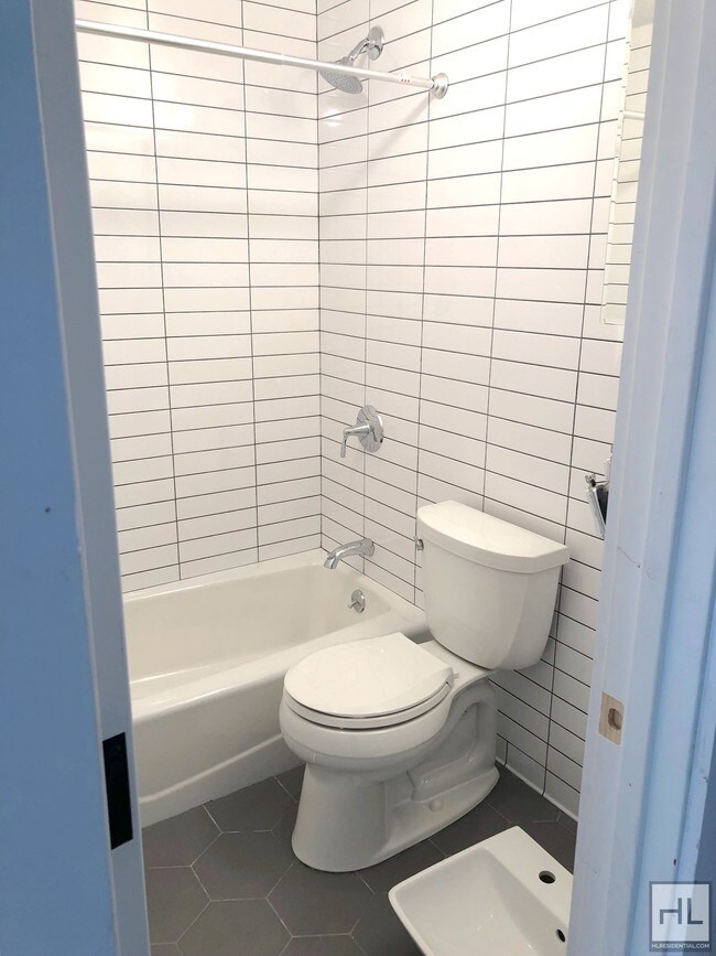 Foto del edificio - 609 WARREN STREET