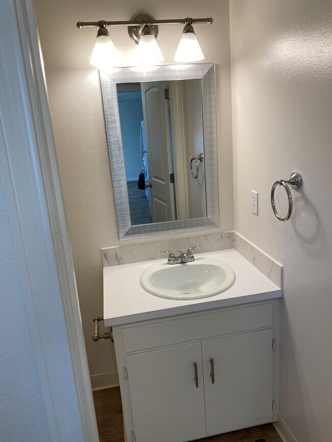 Foto del edificio - 1335 Fir Acres Dr