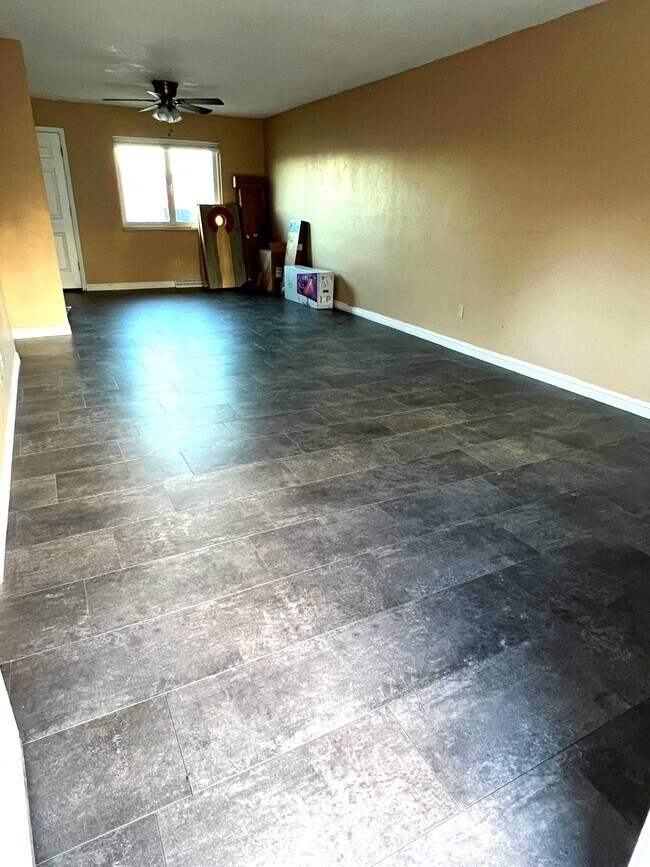 Foto del edificio - 1008 S Miller St