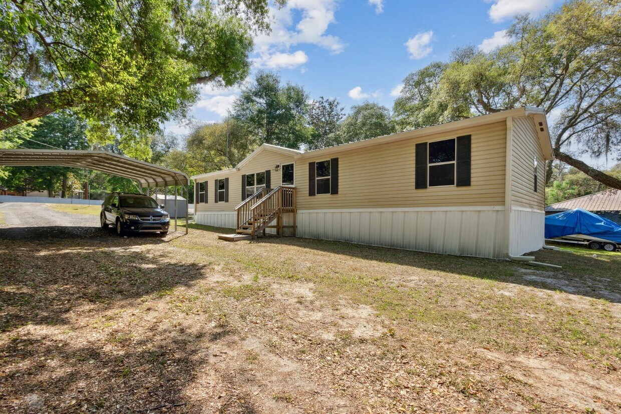 Foto principal - 6830 Deer Springs Rd