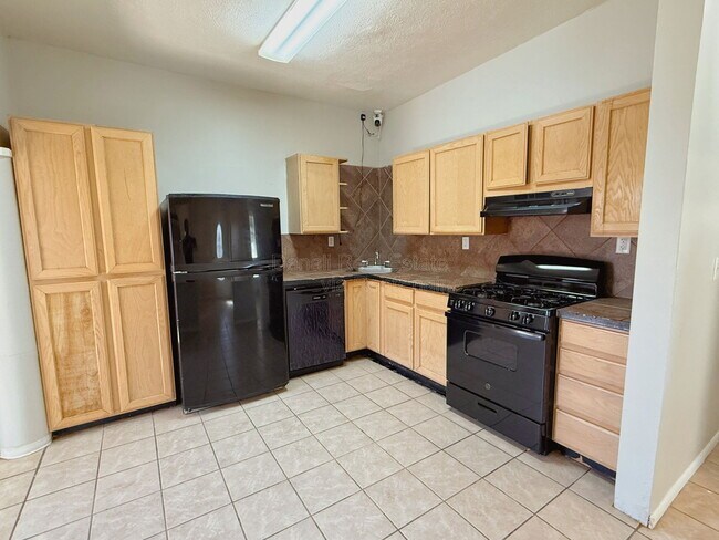 Photo - 121 N 12th Ave Townhome