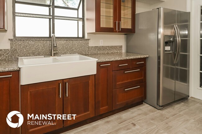 Foto del edificio - 7215 Mimosa Grove Pl