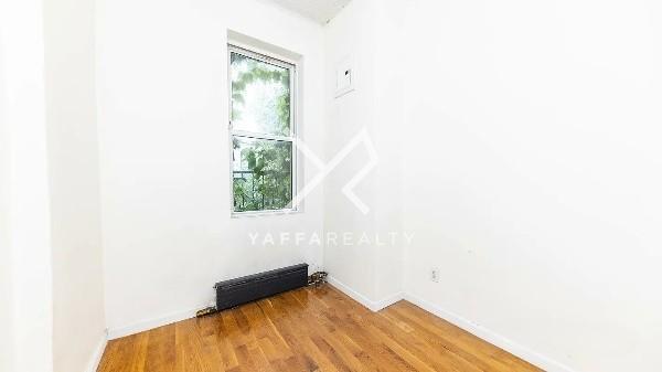 Foto del edificio - 3 bedroom in BROOKLYN NY 11233