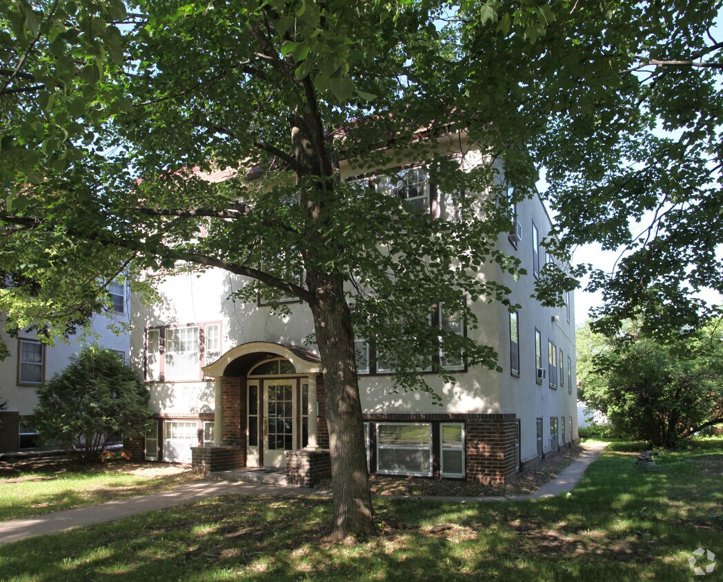 Primary Photo - 2786 Xerxes Ave S
