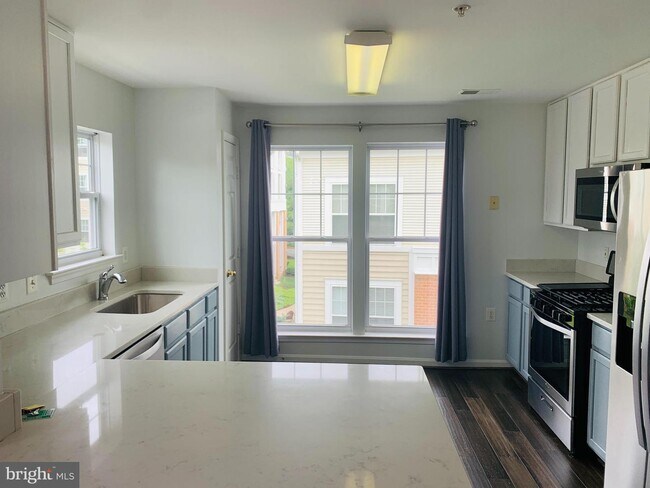 Foto del edificio - 333 Elmcroft Blvd