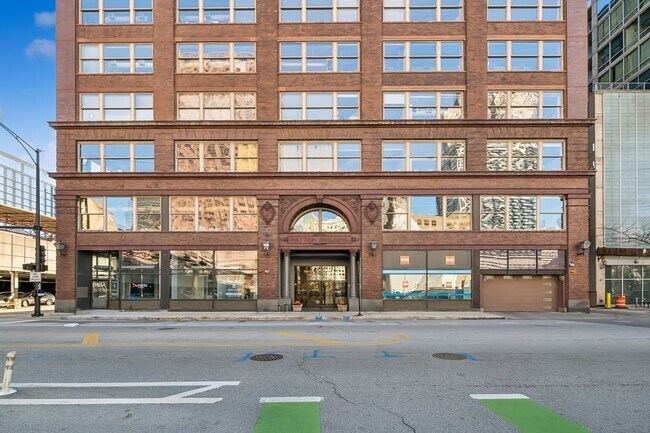 Foto del edificio - 161 W Harrison St