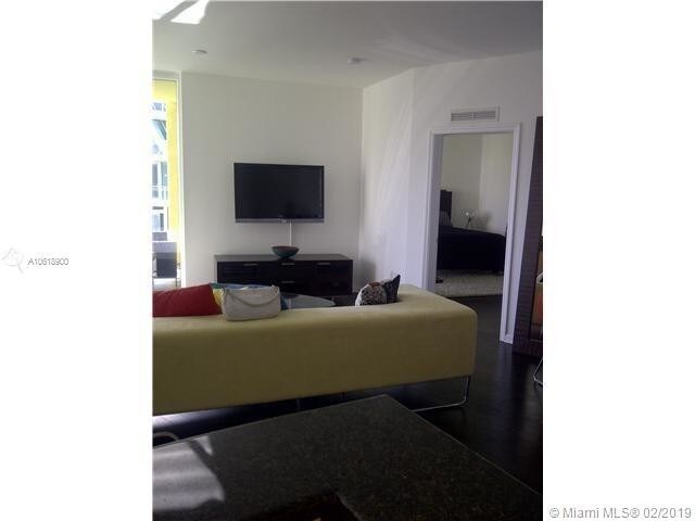 Foto del edificio - 3000 NE 188th St
