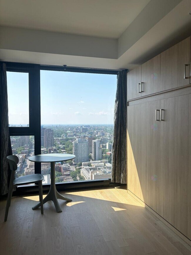 Photo du bâtiment - 1245 Rue de Bleury