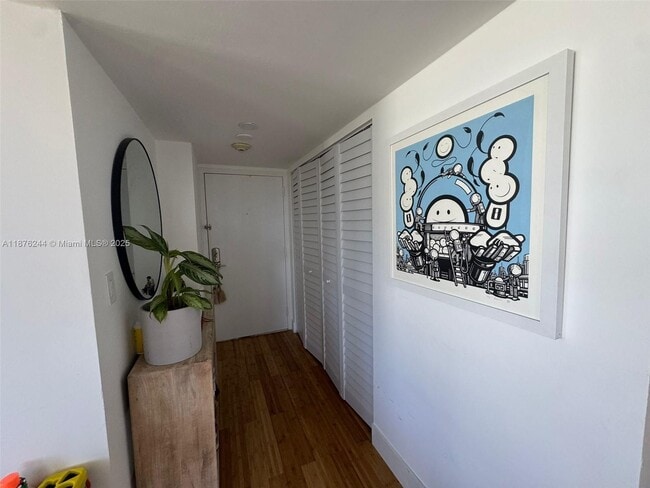 Building Photo - 600 NE 36th St