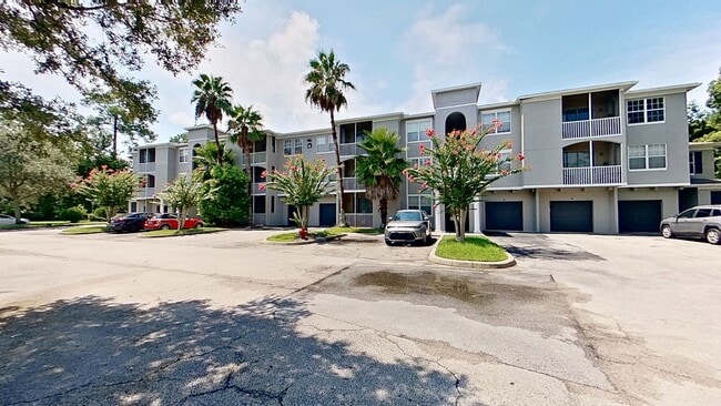 Building Photo - Stunning 2Bedroom Condo at VIlla San Marco!