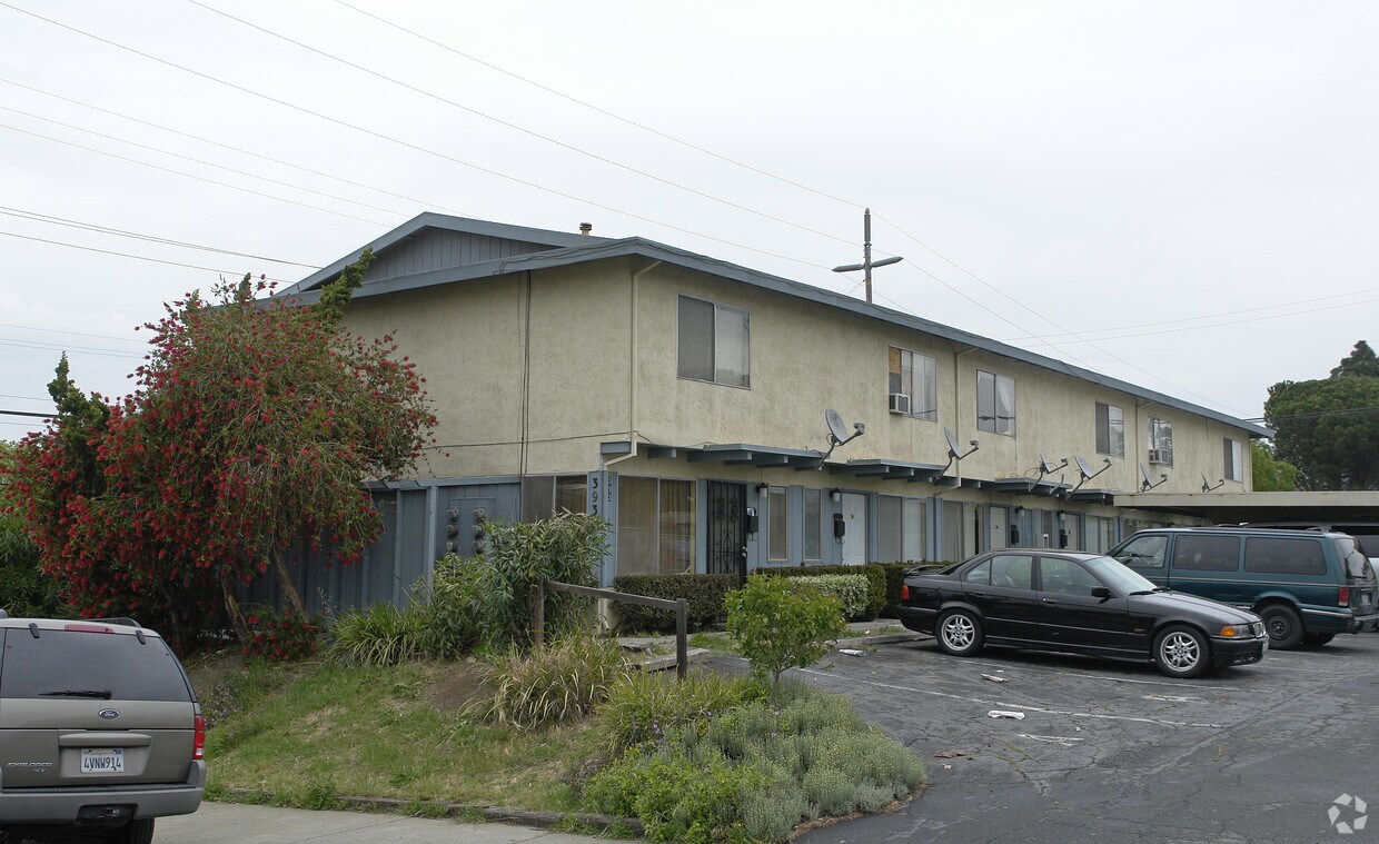 Building Photo - 389 Anchor Dr