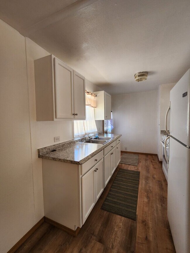 Foto del edificio - 3 Bedroom Home in Farmington NM 87402