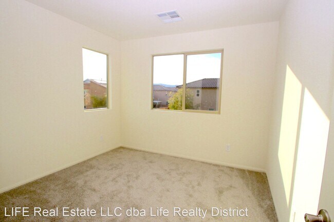 Building Photo - 5548 S Bonita Vista St
