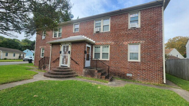 Building Photo - COZY 1 BED 1 BATH APARTMENT CRADOCK