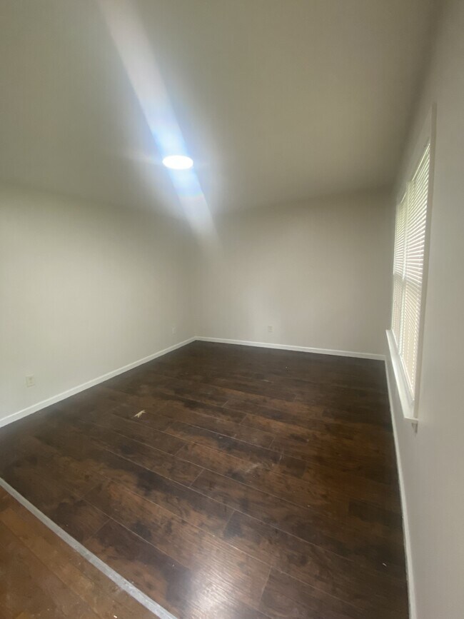 Foto del edificio - 5207 Vassar Ave
