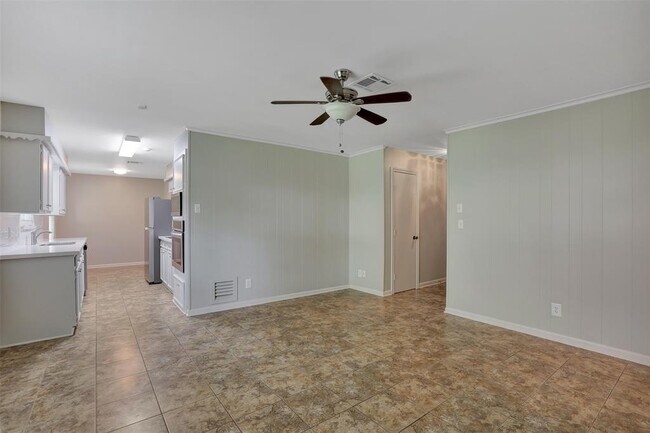 Building Photo - 5815 Nina Lee Ln