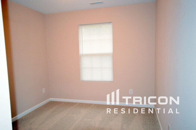 Foto del edificio - 5325 Oakley Commons Blvd