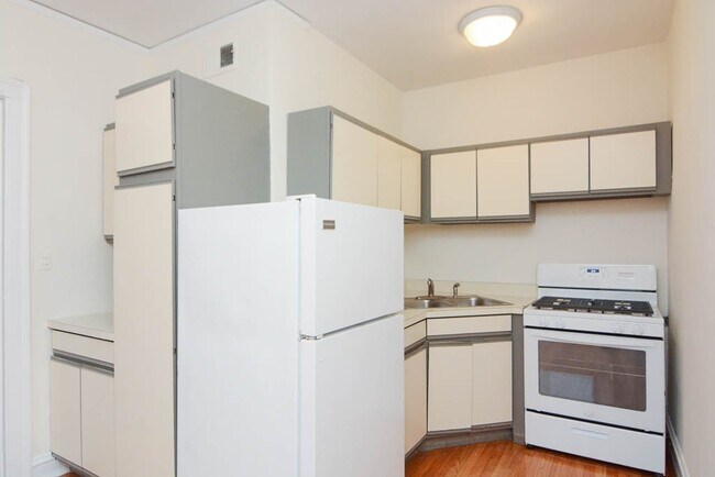 Building Photo - 346 Park Ave