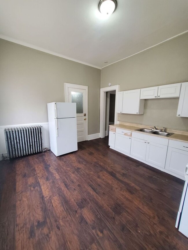 Building Photo - 2365-2367 S 7th St. (4 Unit)