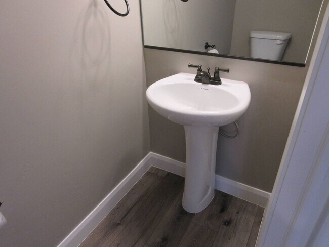 Foto del edificio - ** Move-in Discount** Newer Town home living in the heart of Cedar City!