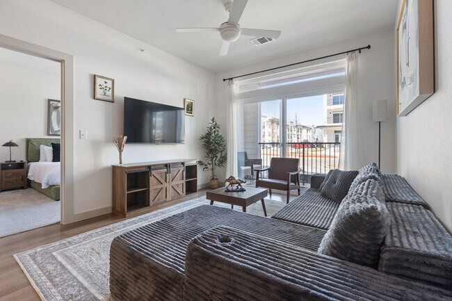 Foto del edificio - 1301 Leah Ave