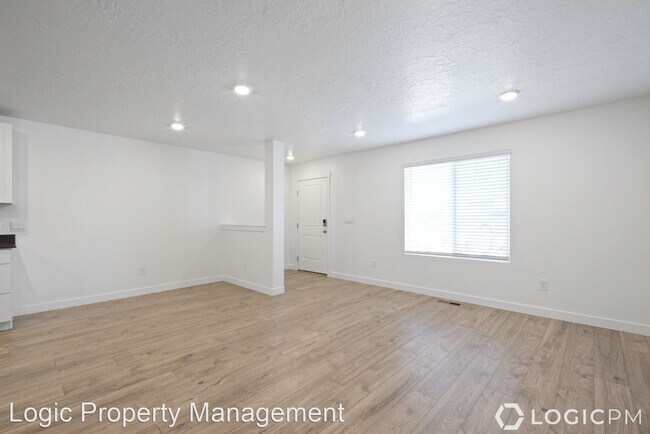 Building Photo - 3 br, 2 bath House - 3874 W Orinda Drive