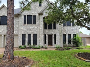Building Photo - 3715 Pinehurst Dr