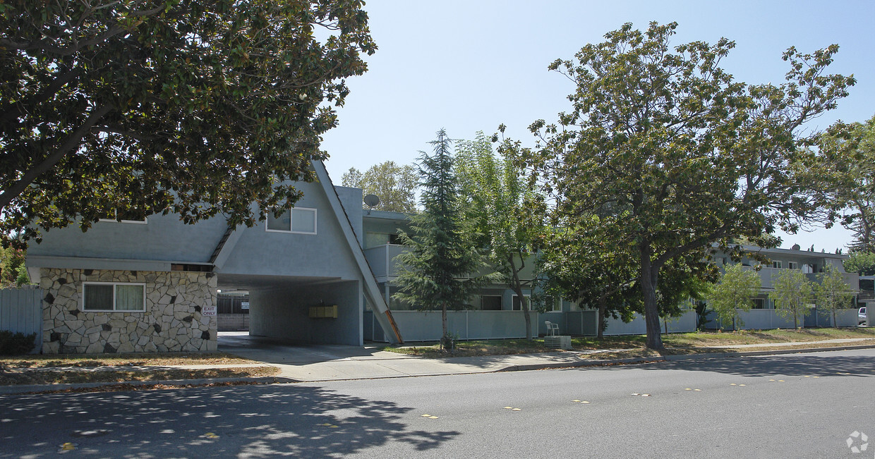 Primary Photo - Park Ridge Apartments